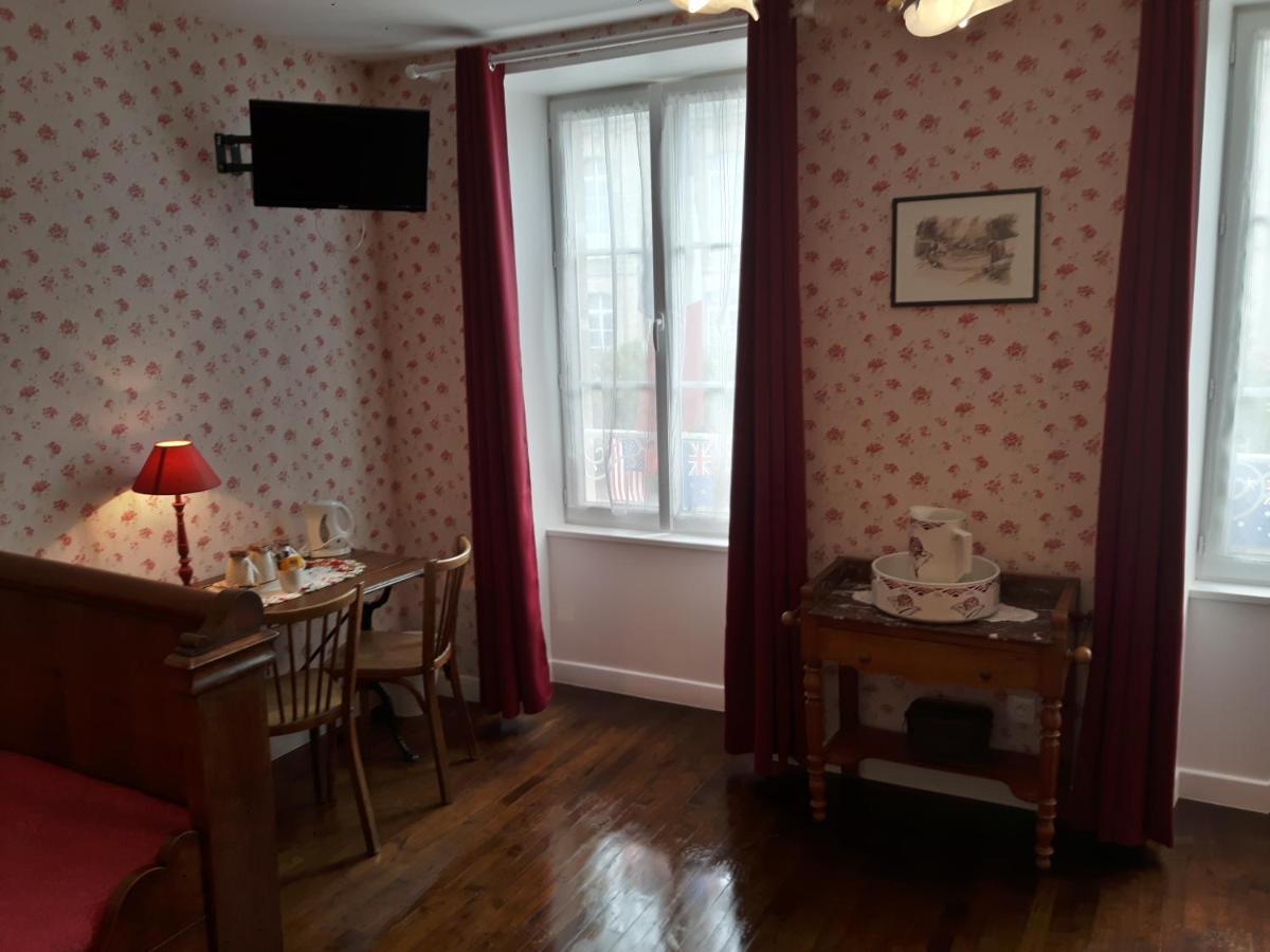 Chambres D'Hotes Et Table D'Hotes- Valentine 44 Sainte-Mère-Église 外观 照片
