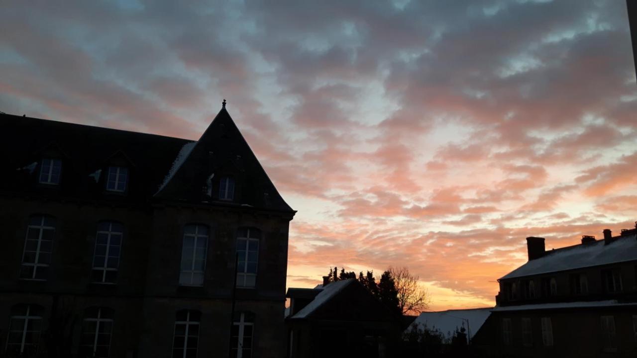 Chambres D'Hotes Et Table D'Hotes- Valentine 44 Sainte-Mère-Église 外观 照片